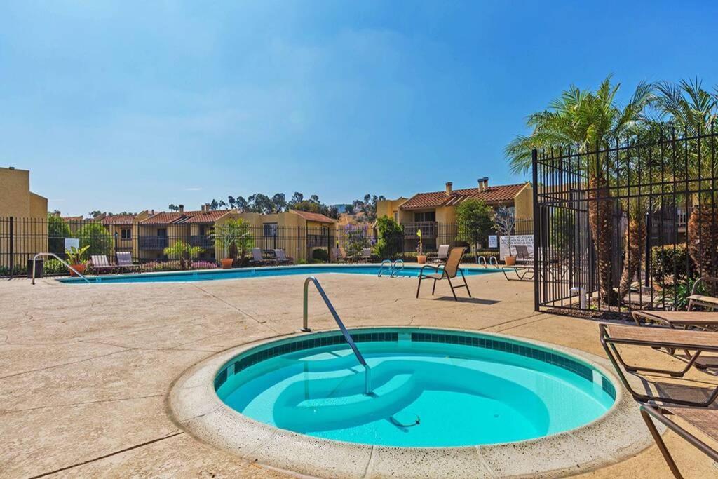 Departamento Completo En San Diego Hablamos Espanol Exterior photo